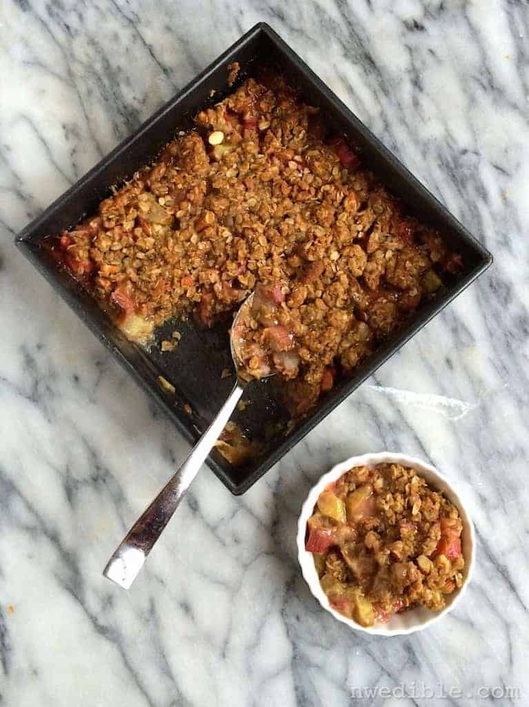 rhubarb-crisp